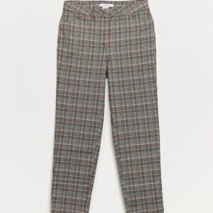 cleo petites Emily Pink Tapered Leg Pants // Pockets w/ bow detailing